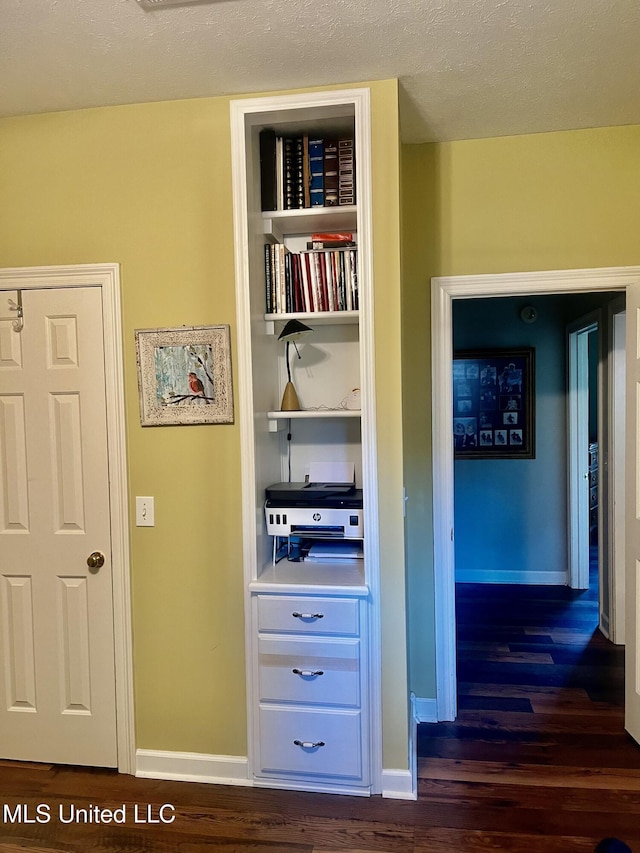 1024 Riverchase N Dr, Brandon, MS 39047 - view of closet