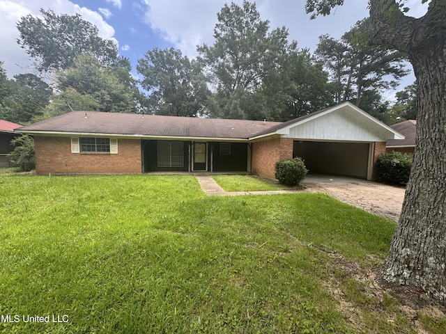 2318 Breckinridge Rd, Jackson, MS 39204 - single story home featuring driveway, a front lawn, a garage, and brick siding