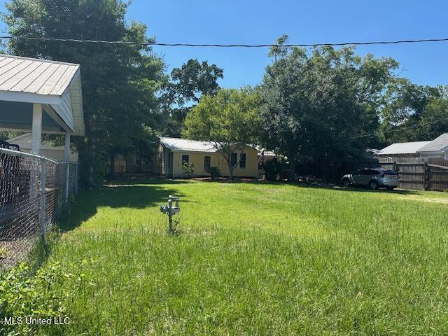 153 Saint Peter St, Biloxi, MS 39530 - view of yard with fence