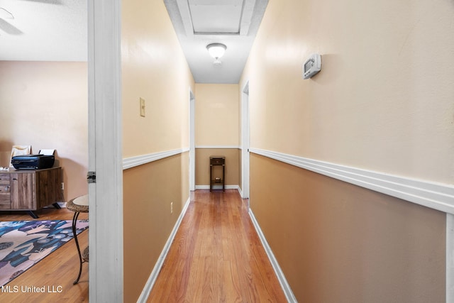 530 Oakhurst Dr, Hernando, MS 38632 - hallway with wood finished floors