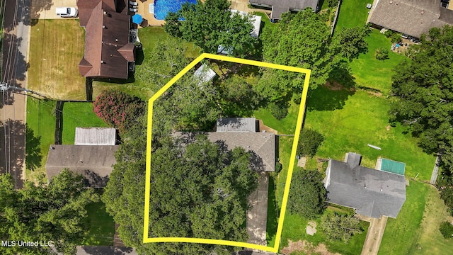 530 Oakhurst Dr, Hernando, MS 38632 - drone / aerial view of a pool area