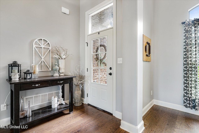 6865 Payne Ln, Olive Branch, MS 38654 - entrance foyer featuring wood finished floors and baseboards