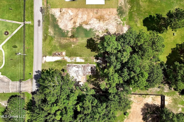 128 Dogwood Dr, Waveland, MS 39576