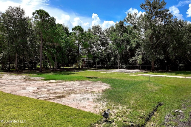 128 Dogwood Dr, Waveland, MS 39576
