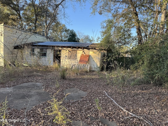 view of outdoor structure