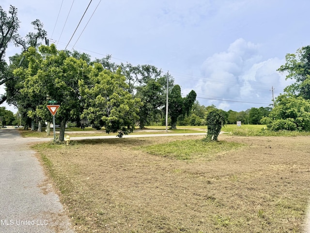 Listing photo 2 for 134 Palmetto Ln, Gulfport MS 39507