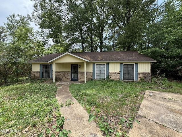 1143 Oak Glen Pl, Jackson, MS 39212 - single story home with brick siding