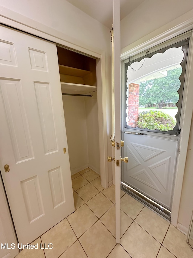 324 Bob White Dr, Canton, MS 39046 - entryway with light tile patterned floors