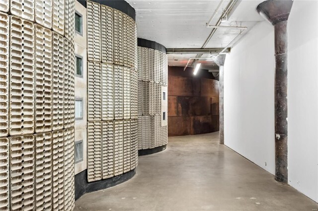 701 N 15th St Unit 504W, Saint Louis, MO 63103 - hall featuring finished concrete flooring