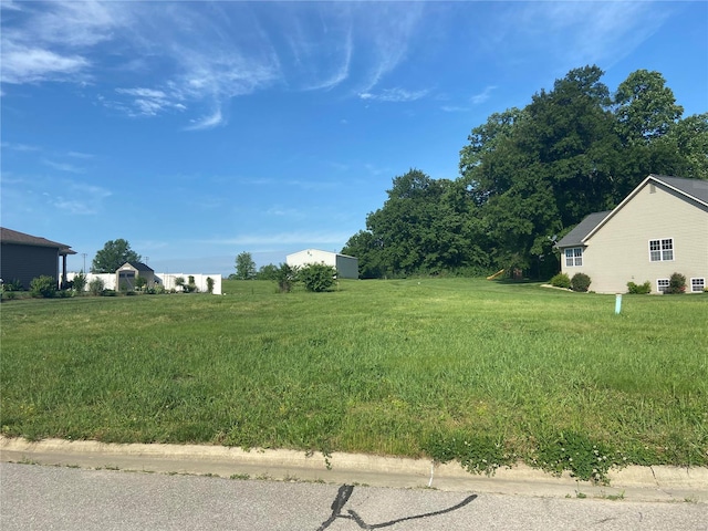 437 Galen Dr, Trenton, IL 62293