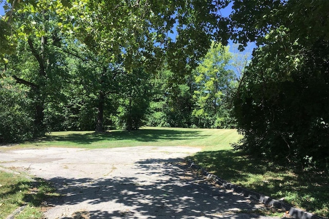 866 Deaver Ln, Creve Coeur, MO 63141