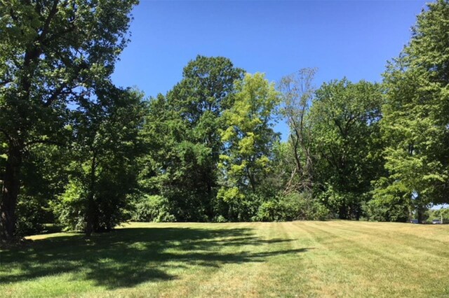866 Deaver Ln, Creve Coeur, MO 63141