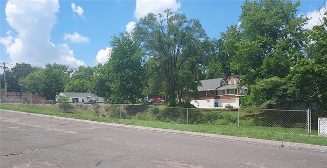 9824 Flora Ave, Saint Louis, MO 63114