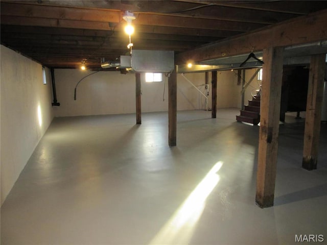 607 County Road 423, Poplar Bluff, MO 63901 - basement with stairs