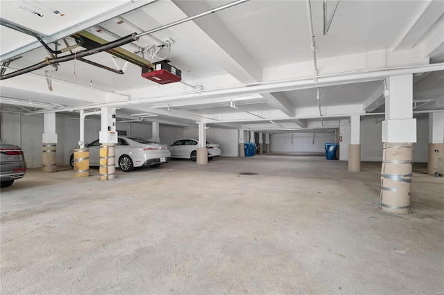505 N And S Rd Unit 3C, University City, MO 63130 - parking deck with a garage door opener