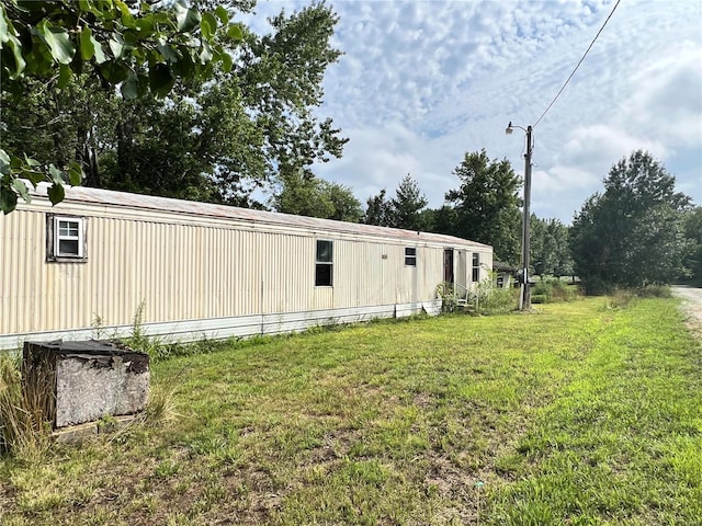 22164 State Route Kk, St James, MO 65559 - view of side of property with a lawn