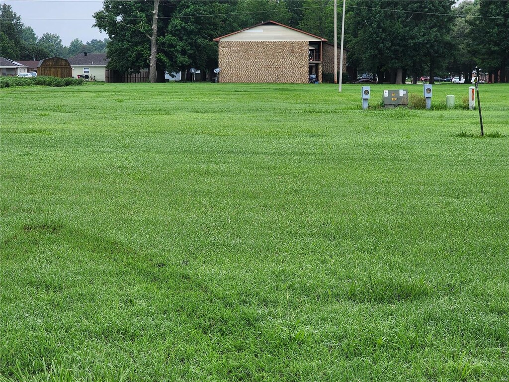 802 Cotton Ridge Dr, Sikeston, MO 63801
