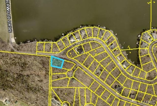1541 King Arthur Dr, Lake Sherwood, MO 63357