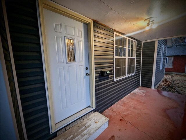 1035 Park Ave, Poplar Bluff, MO 63901 - doorway to property with a porch