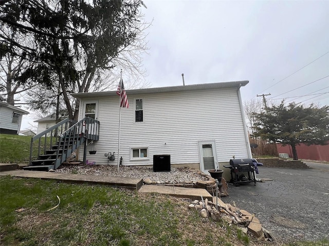 429 N Kennedy Blvd, Vandalia, IL 62471 - view of rear view of house