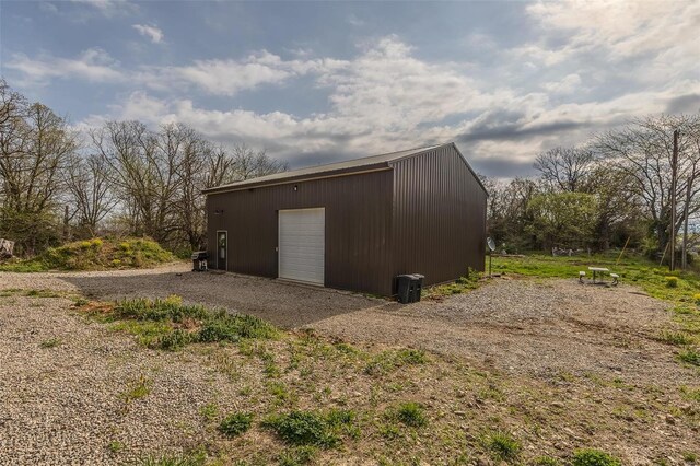 29455 State Highway Ac, Lebanon, MO 65536 - view of outbuilding featuring an outbuilding and dirt driveway