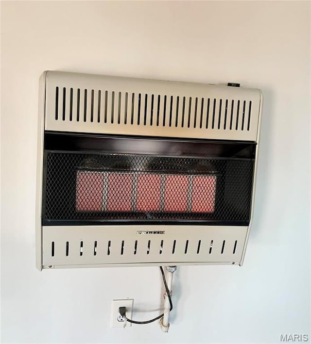 24613 Shady Oak Pl, Perry, MO 63462 - detailed view of heating unit