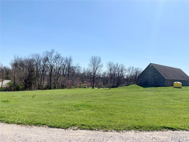 24613 Shady Oak Pl, Perry, MO 63462 - view of grassy yard