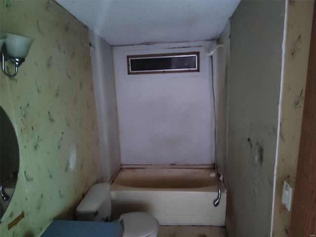 5226 Timber Lake Dr, Waterloo, IL 62298 - full bath featuring toilet and a tub to relax in
