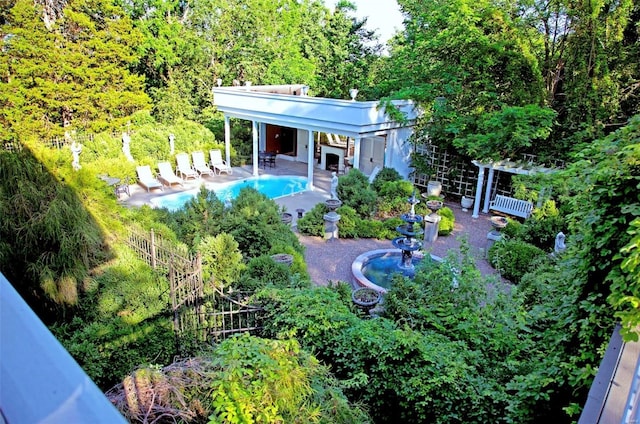 813 S 4th St, Clarksville, MO 63336 - outdoor pool featuring a patio area and fence