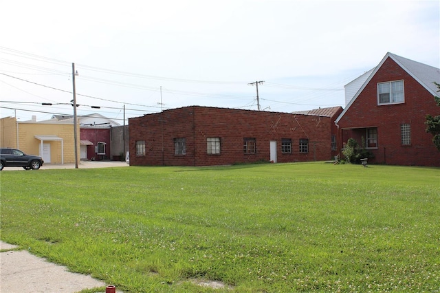 119 E Exchange St, Jerseyville, IL 62052 - photo 2