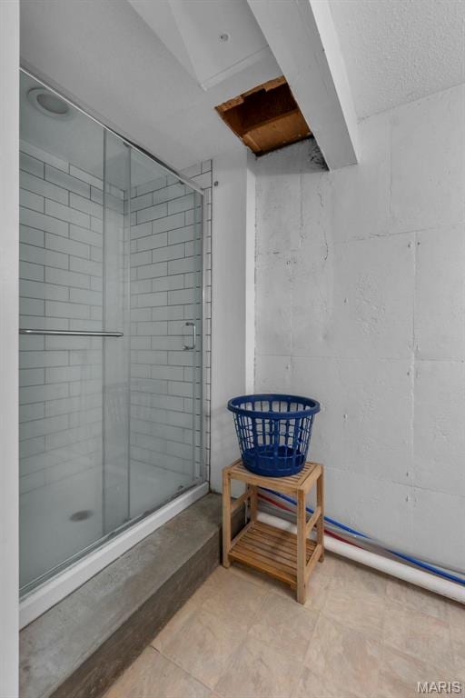 1331 N Cape Rock Dr, Cape Girardeau, MO 63701 - full bathroom with a stall shower