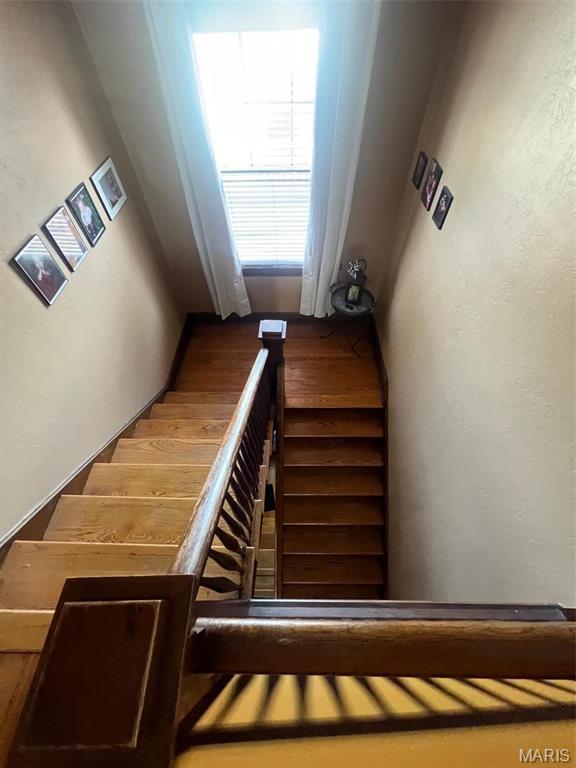 1001 S Main St, Lockwood, MO 65682 - view of stairs
