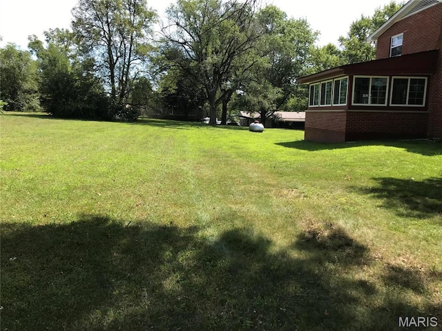1202 S Gertrude St, Salem, MO 65560 - view of grassy yard