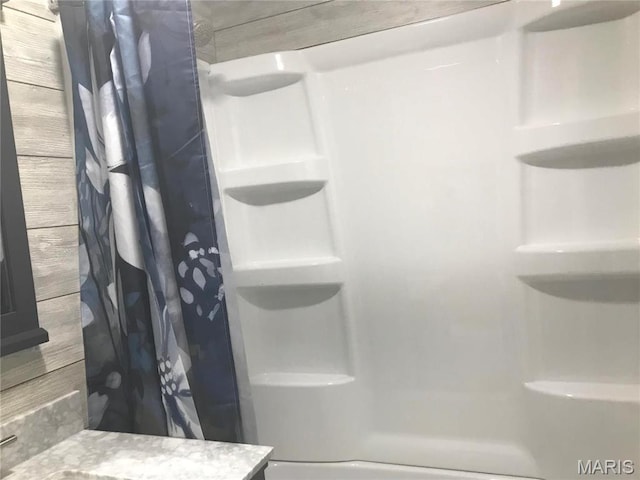 1202 S Gertrude St, Salem, MO 65560 - bathroom featuring a shower with curtain and vanity