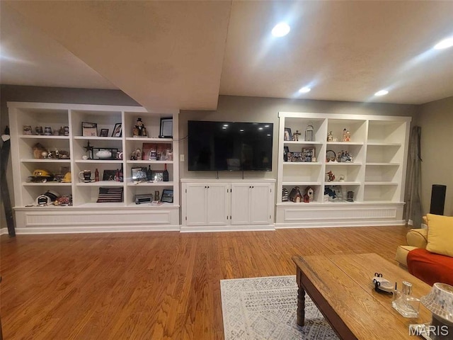16225 Shady Ln, Dexter, MO 63841 - living area with wood finished floors and recessed lighting