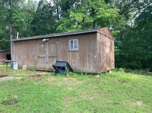131 W Outer Rd, Poplar Bluff, MO 63901 - view of outdoor structure with an outbuilding