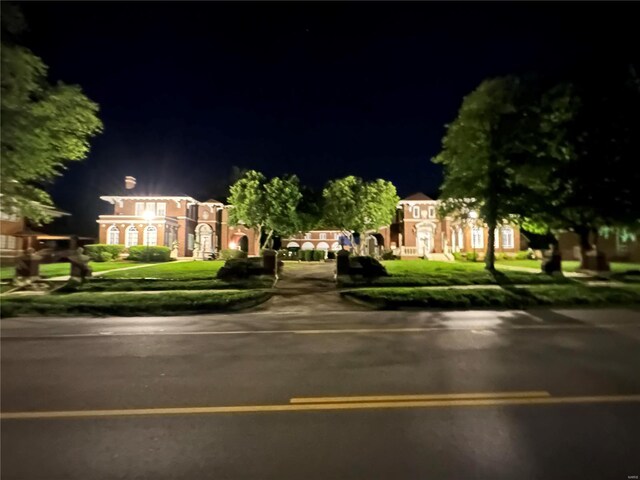 202 Poplar St, Harrisburg, IL 62946 - view of front facade