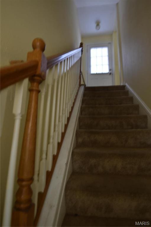 7617 Ivory Ave, Saint Louis, MO 63111 - view of stairway