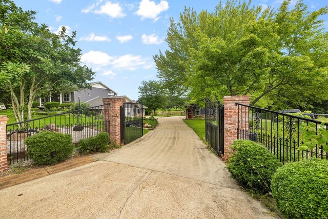 547 County Road 448, Poplar Bluff, MO 63901 - gate with fence