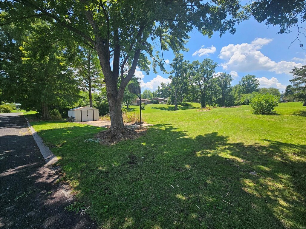 55 Picardy Ln, Saint Genevieve, MO 63670