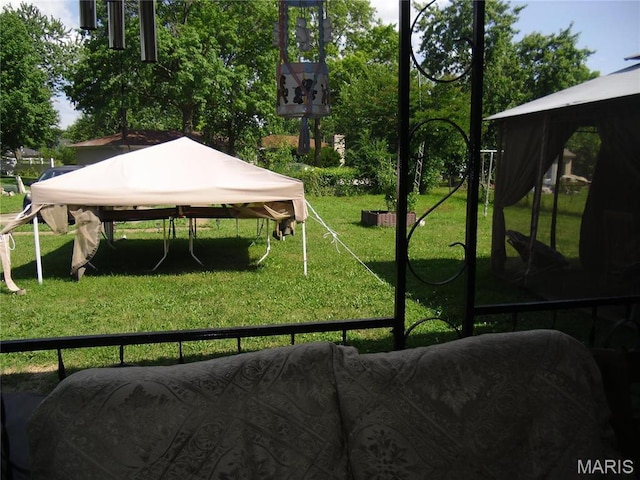 116 Wilson Park Ln, Granite City, IL 62040 - view of home's community featuring a gazebo and a yard