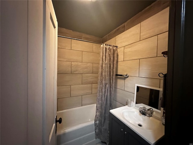 156 S Main St, Ironton, MO 63650 - bathroom with shower / tub combo with curtain and vanity