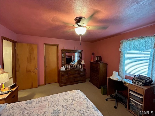 102 W Center St, Salem, MO 65560 - bedroom featuring a desk, a textured ceiling, carpet, and ceiling fan