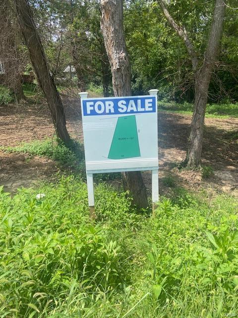 649 S Sappington Blvd, Oakland, MO 63122