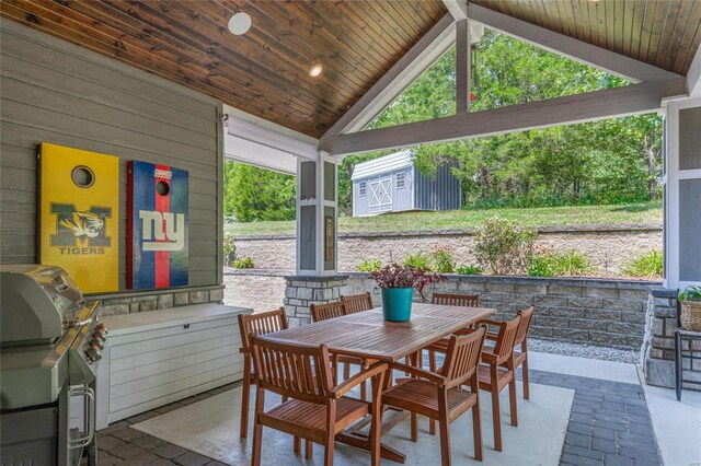128 Jared St, Waynesville, MO 65583 - sunroom with vaulted ceiling