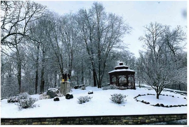 472 Ridgefield Dr, Cape Girardeau, MO 63701 - surrounding community with a gazebo
