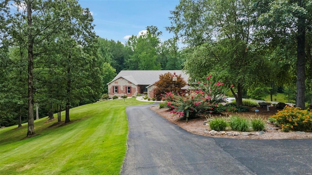 472 Ridgefield Dr, Cape Girardeau, MO 63701 - view of front of house with a front lawn and asphalt driveway