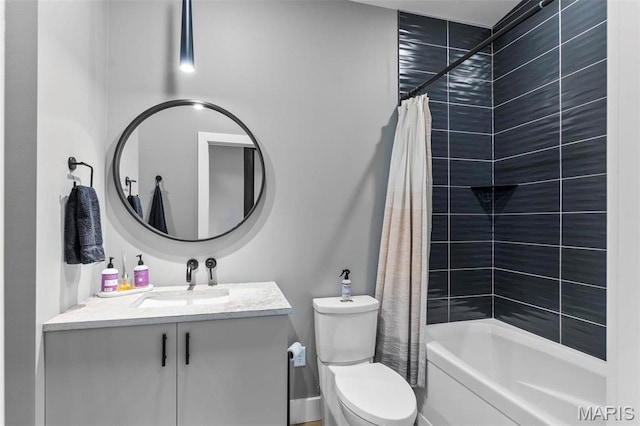 173 Tate Rdg, Cape Girardeau, MO 63701 - full bathroom featuring vanity and shower / bath combo with shower curtain