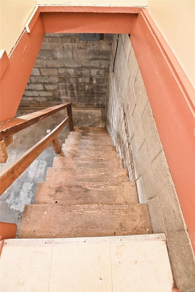 791 N Adams Ave N, Lebanon, MO 65536 - view of staircase
