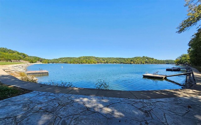 2470 E Squire Rd, Lake Sherwood, MO 63357